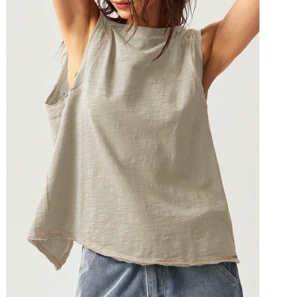 Solid Reverse Stitch Oversized High Low Sleeveless Top - Picture 8 of 11